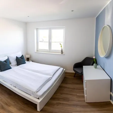 Lägenhet Hangar 19 Geraeumiges Mit Garten H4w1 *