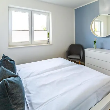 Hangar 19 Geraeumiges Mit Garten H4w1 Lägenhet *